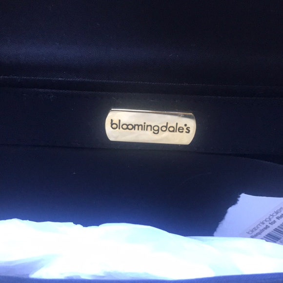 Clutch Bloomingdales Brand New - Picture 3 of 7